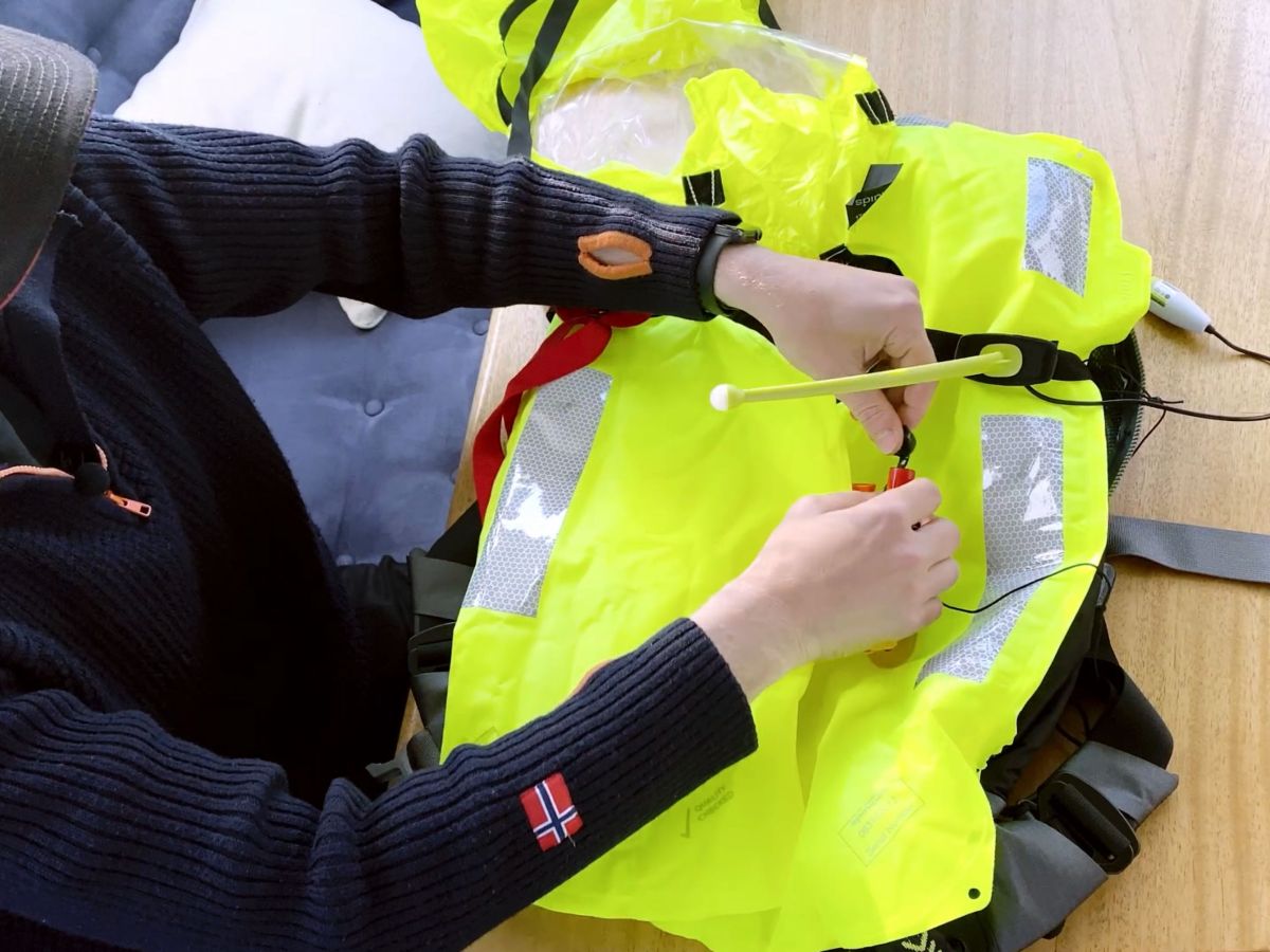 Lifejacket and PLB for Solo&nbsp;Sailing